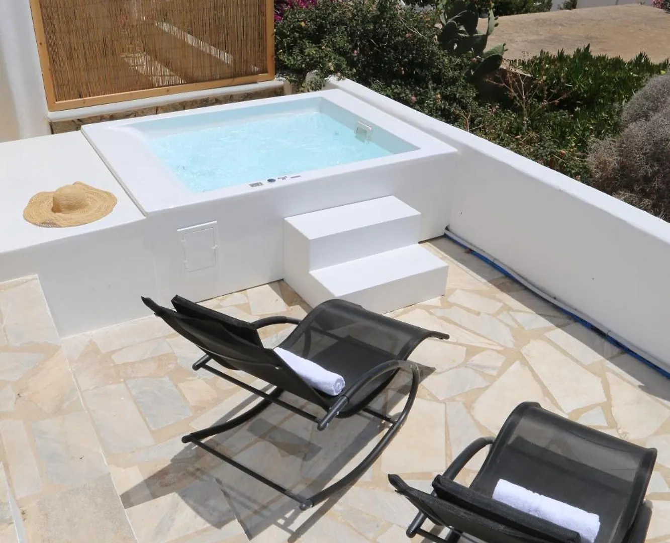 Cycladic Home With Hot Tub Ano Mera